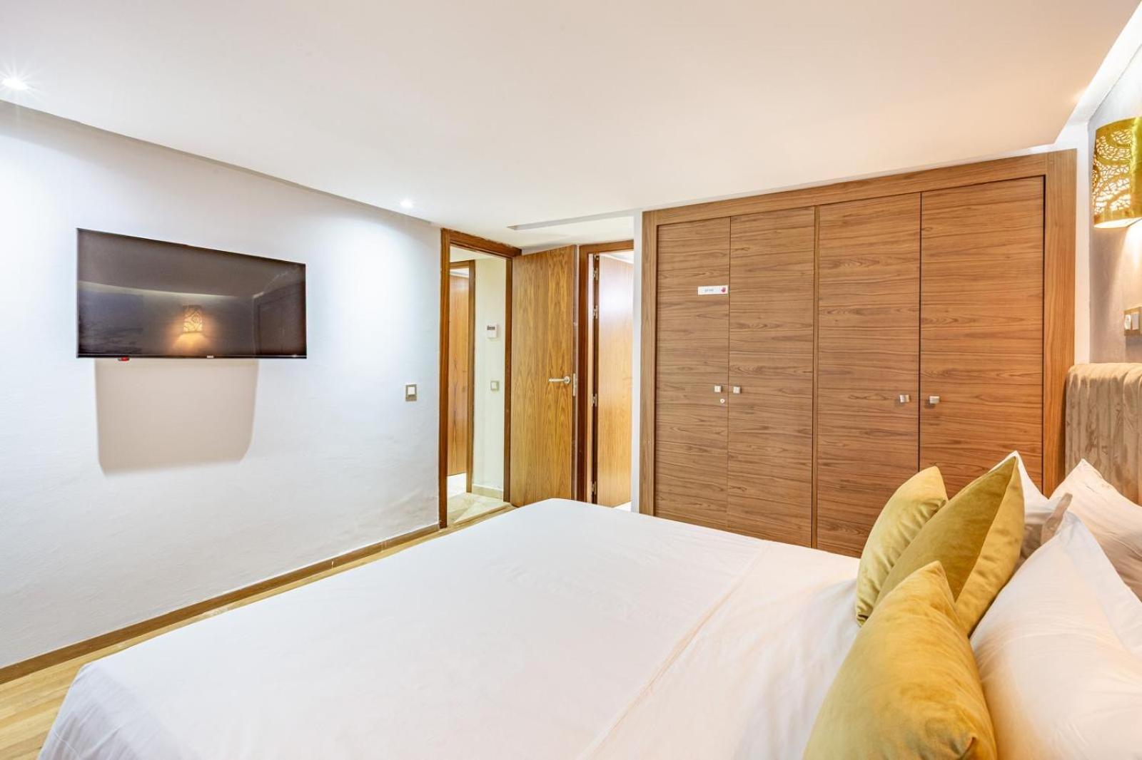 Royal Deluxe Gold - Marrakech, Luxe Pool View Apartment Marrakesh Ngoại thất bức ảnh